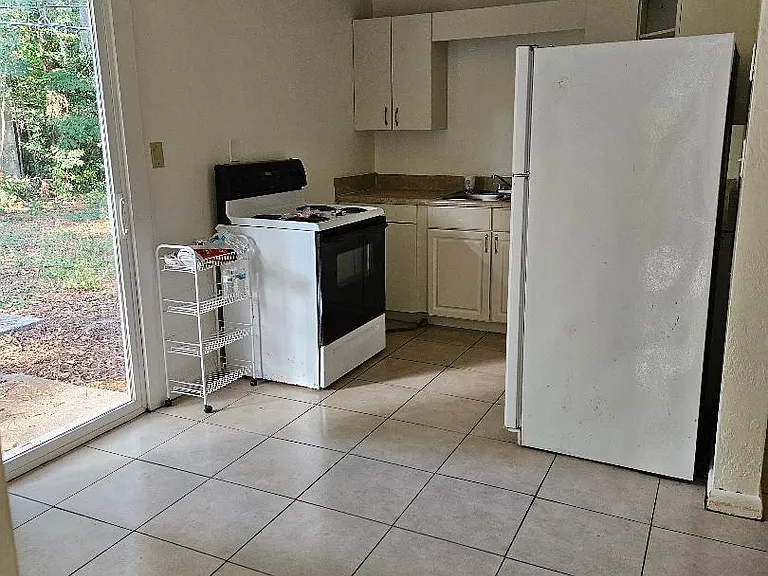 1404 NE 20th Ave — Photo 6