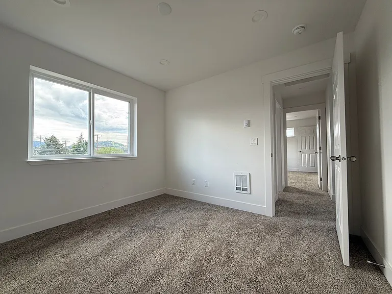 912 Alabama St — Photo 21