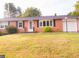 1661 Colonial Manor Dr, Lancaster, PA 17603