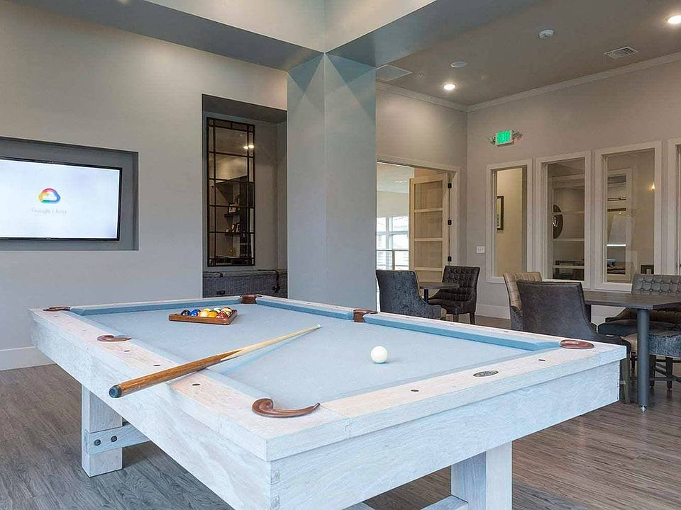 Clubhouse Billiards | Apartments in Fairfield, CA | Verdant at Green Valley Apartments