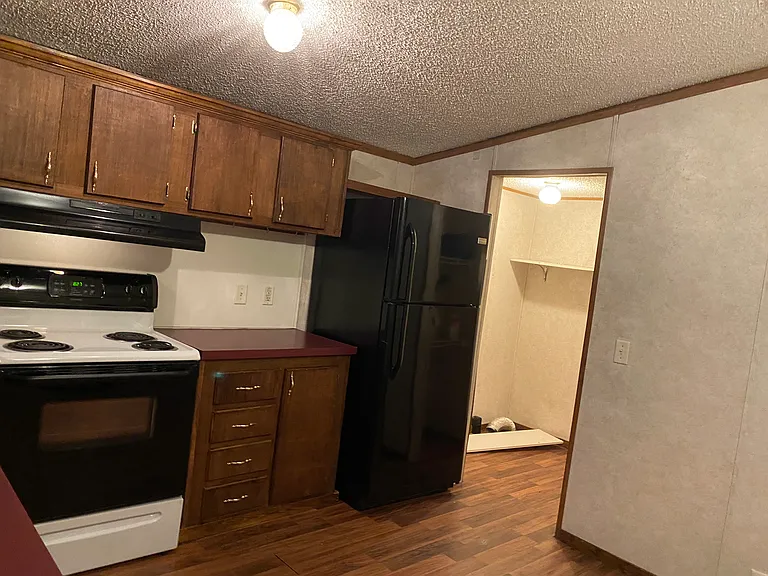 127 Rolleigh Rd W #10 — Photo 3