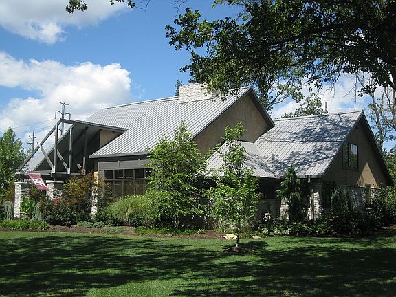 4th image of 1101 Forest Ave