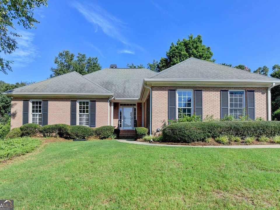 1st image of 611 Iris Ln