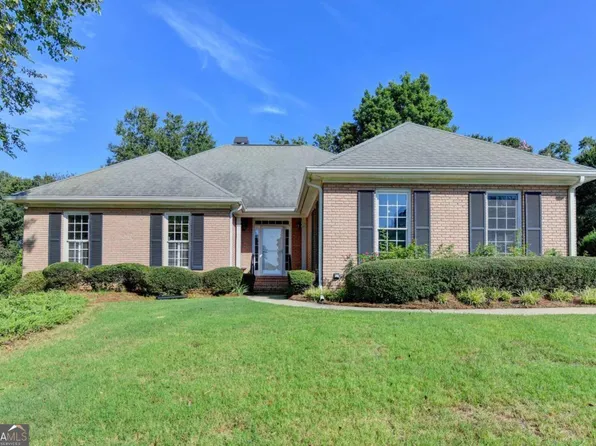 611 Iris Ln, Winder, GA 30680