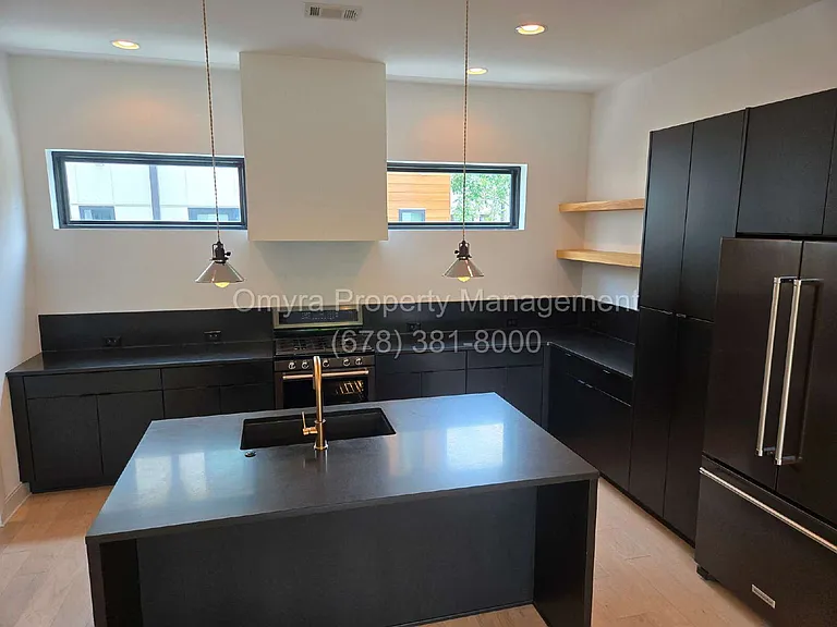 1307 Glenwood Ave SE — Photo 3