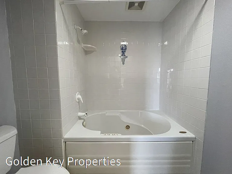 2399 Jefferson St #21 — Photo 16