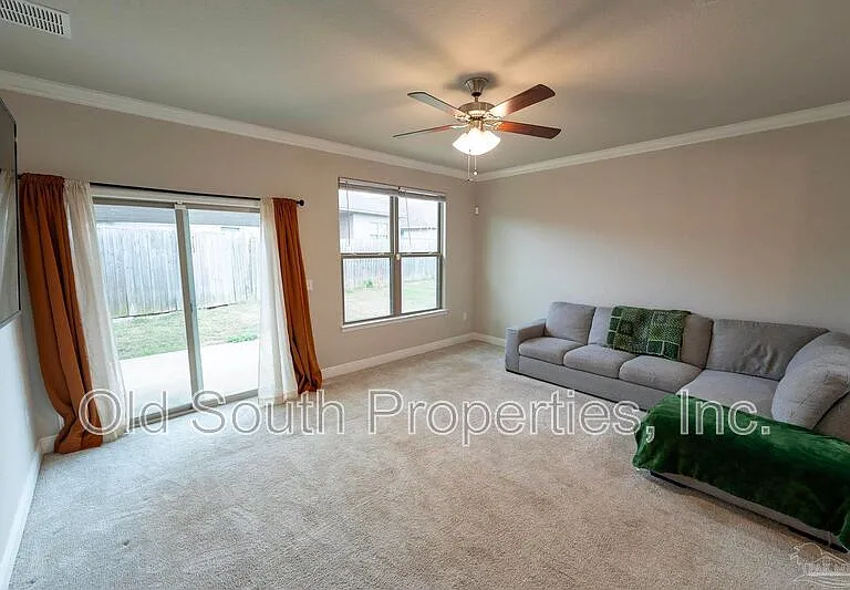 1060 Bretts Way — Photo 4