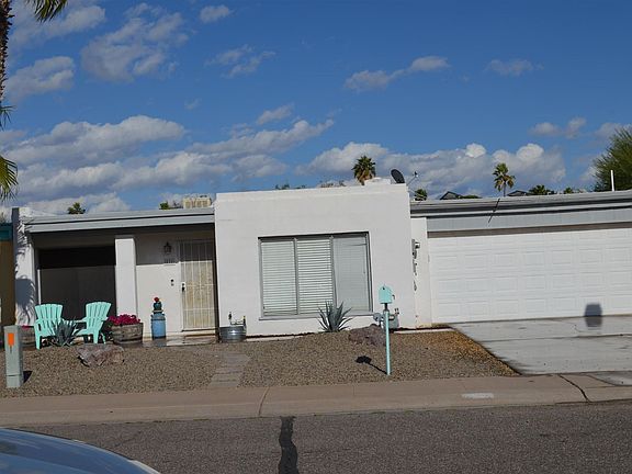 2nd image of 231 Bahia Ln W