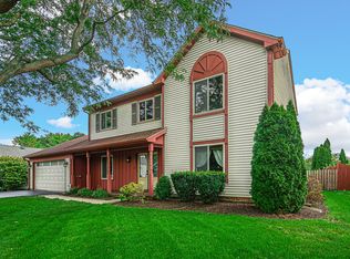 2305 Blue Spruce Ln, Aurora, IL 60502