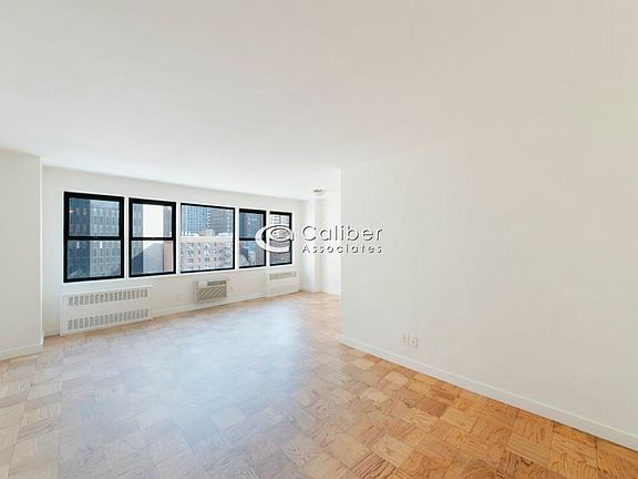 4th image of 236 E 36th St APT 7E