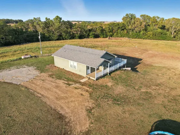 2901 Chautauqua Rd, Holton, KS 66436