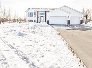 4875 Bakers Ln, Reiles Acres, ND 58102