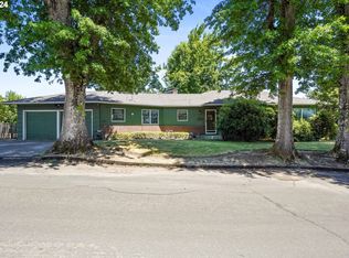1600 N 6th Ave, Stayton, OR 97383