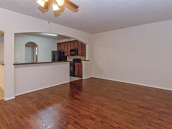 3rd image of 13031 Jasmine Park Ln