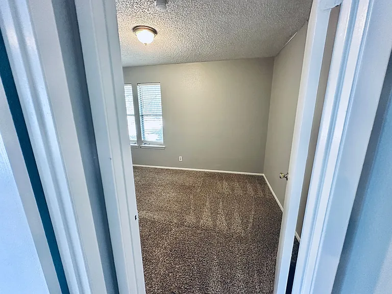 1318 Southport Dr — Photo 18