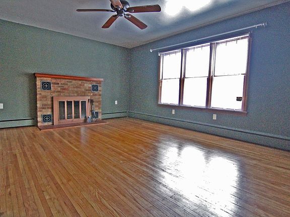 4th image of 303 W Larue St