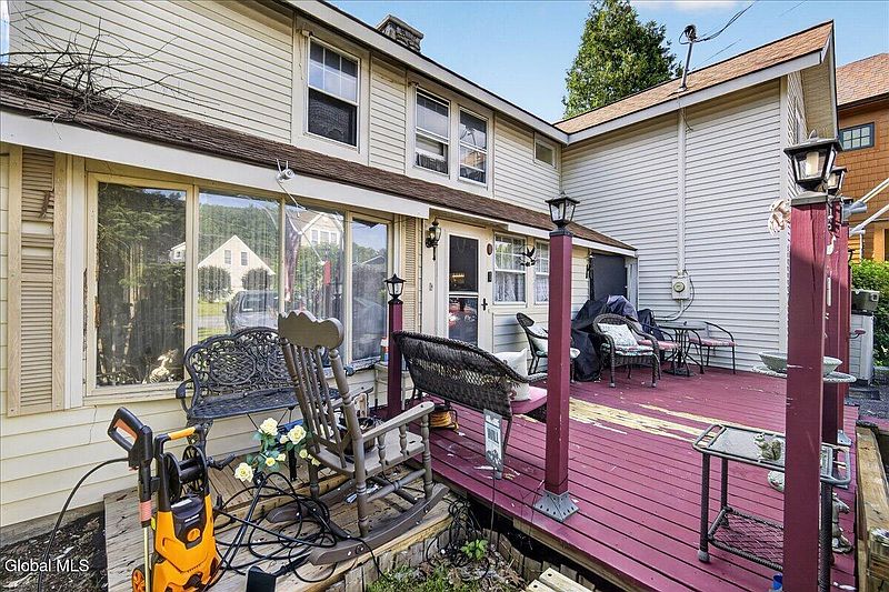 3rd image of 1 Rose Point Lane