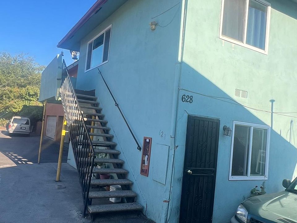 Stairwell to doorway