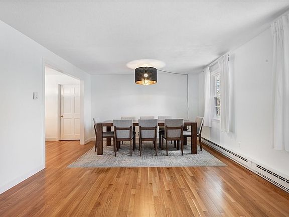 2nd image of 11 Gay St