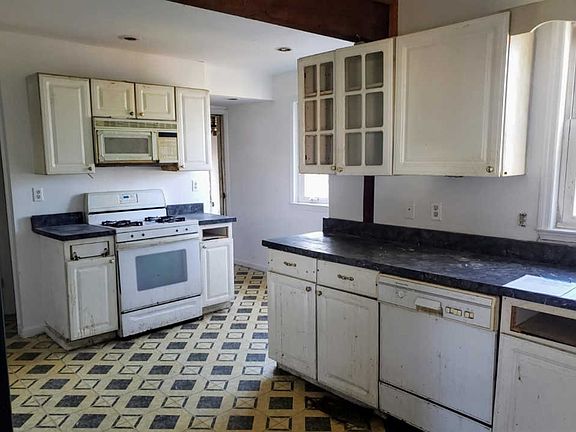 5th image of 2915 Westridge Ave