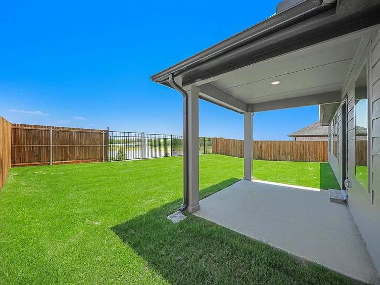 1136 Del Rio Dr — Photo 28