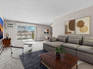 2710 Dale St N #B307, Roseville, MN 55113