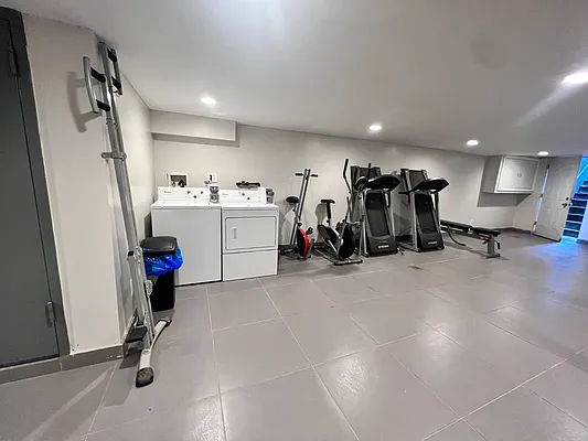 Rented by ERNY LLC | media 25