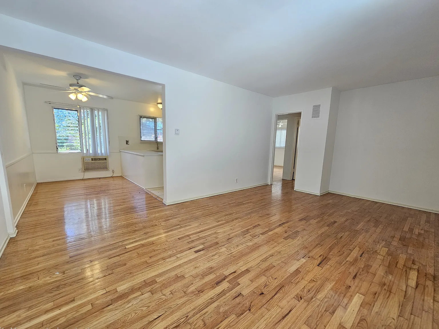 2 bed, 950 sqft, $2,150 — Photo 3