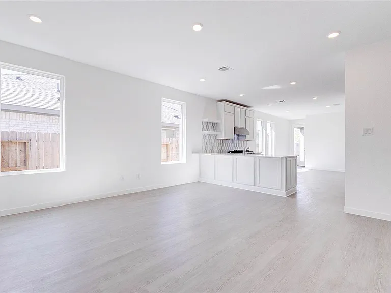 27410 Sweetwater Bay Dr — Photo 7