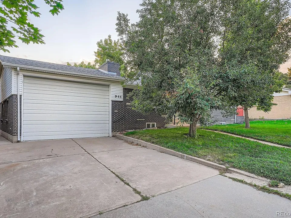 944 S Potomac Ct