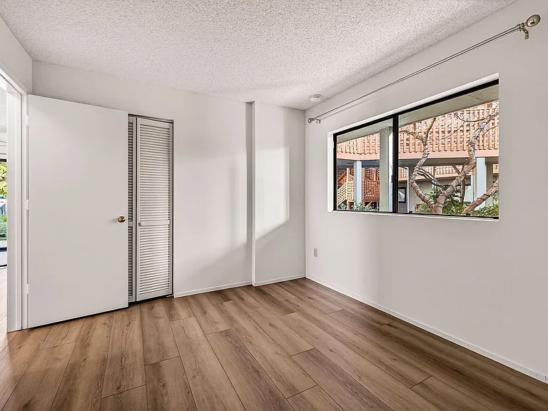 Sierra Sunrise Apartments, a 55+ Community — Photo 19