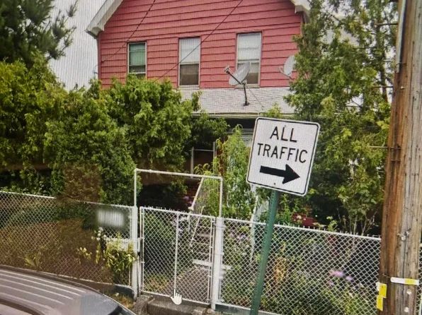 884 Richmond Ave, Staten Island, NY 10303