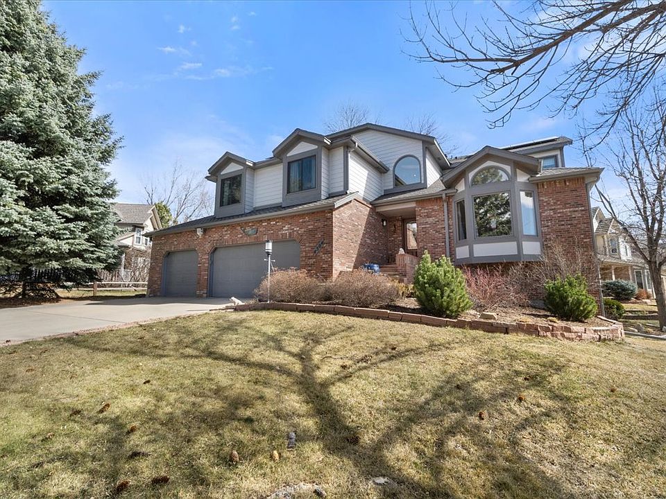 Exterior Front Yard
