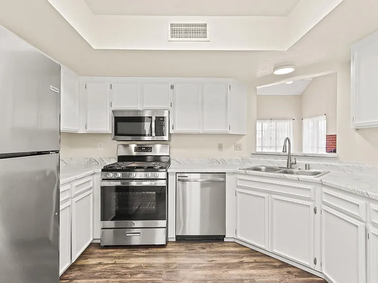 1861 Sonoma Pl — Photo 15