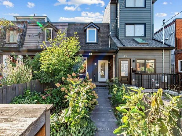 23 Gordon St, Toronto, ON M6K 1P7
