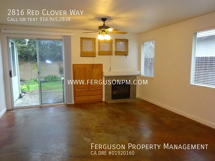Super Clean Lincoln Home with New Paint — Photo 2