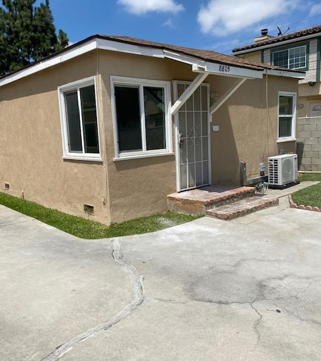 2nd image of 8805 Cedar St