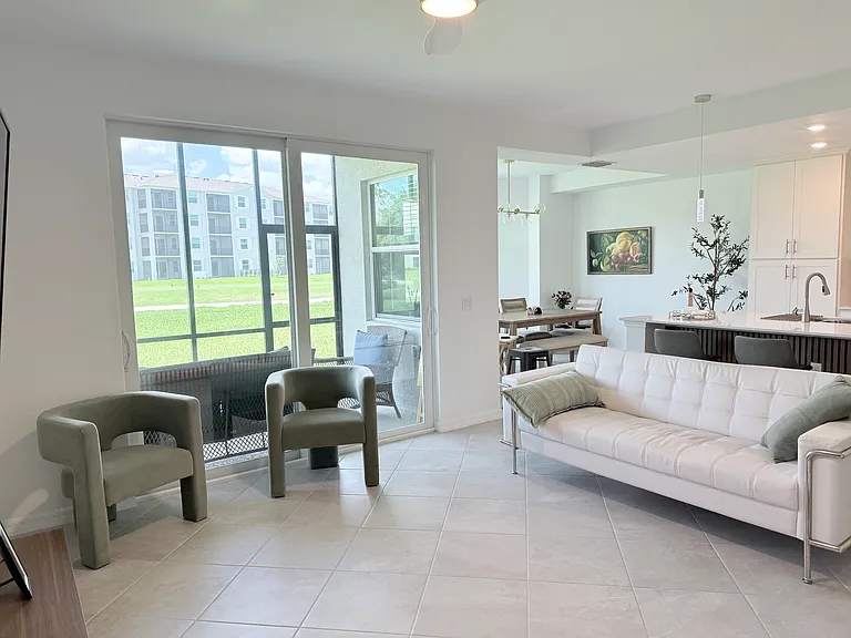 18451 Copperhead Ct N #512 — Photo 3