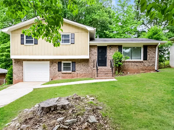 3074 Menlo Park Dr, Rex, GA 30273
