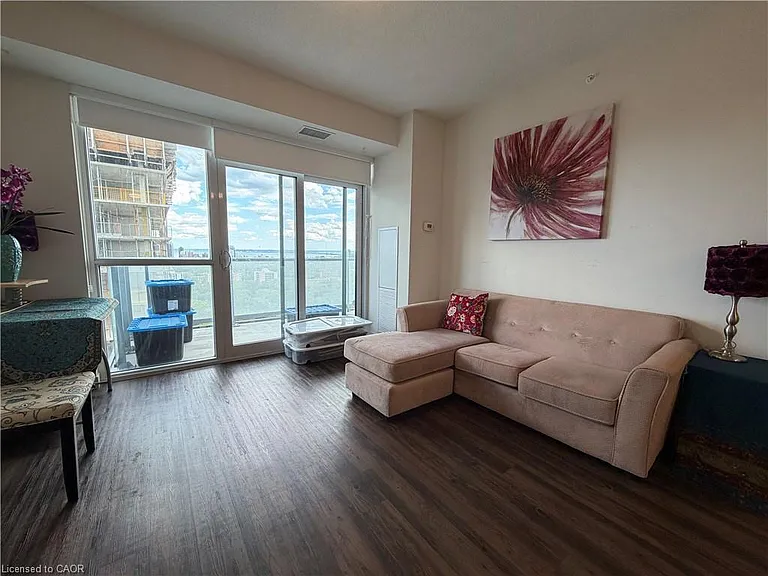 2081 Fairview St #1606 — Photo 4