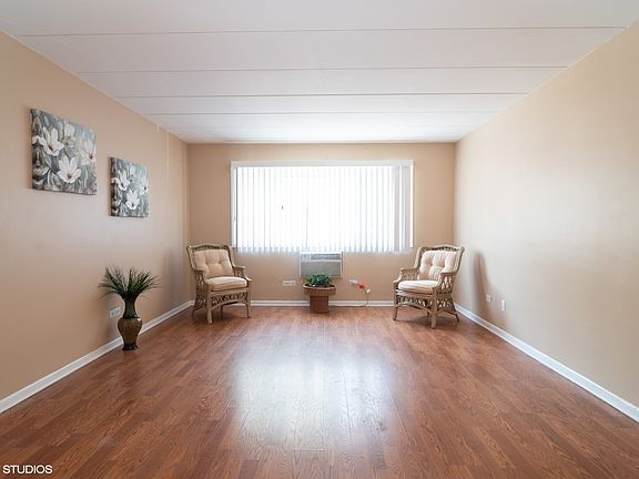 3rd image of 414 S Scoville Ave APT 8