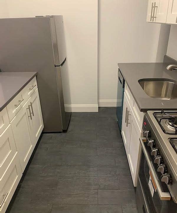 2nd image of 346 E 49th St #41