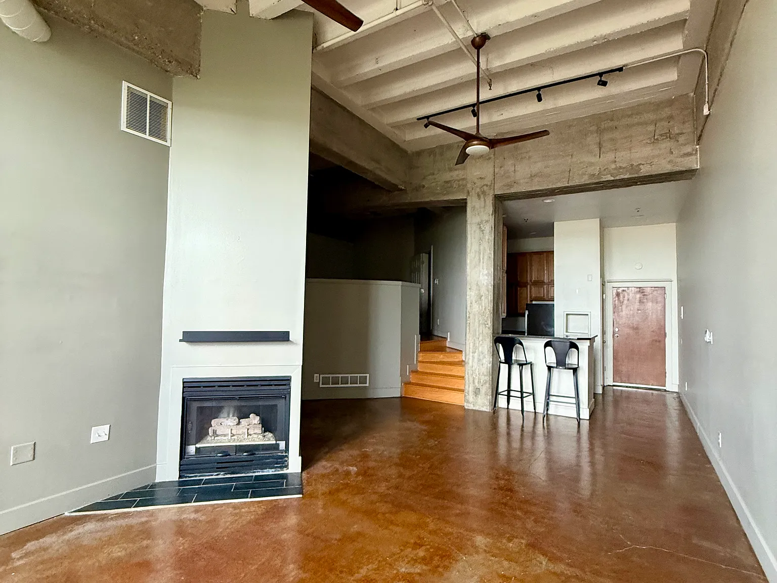 1 bed, 1210 sqft, $2,250 — Photo 4