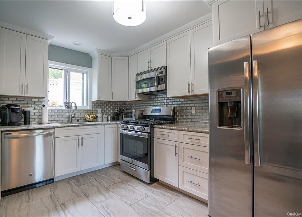 1st image of 27 Oriole Ln