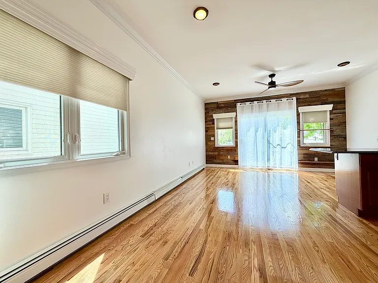 204 Sneden Ave #2 — Photo 15
