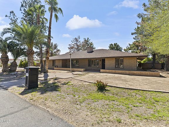 2nd image of 947 E Longhorn Circle