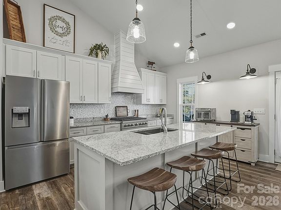 4th image of 9464 Riviera Dr