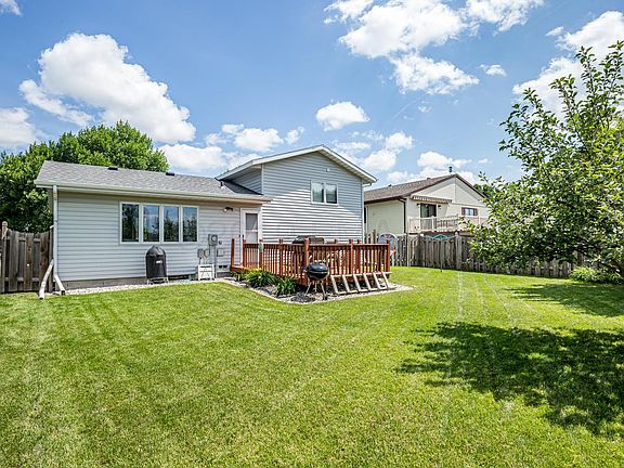3rd image of 518 19th St E