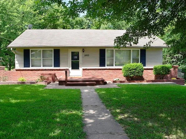 5800 N Eugene Field Rd, Kansas City, MO 64119