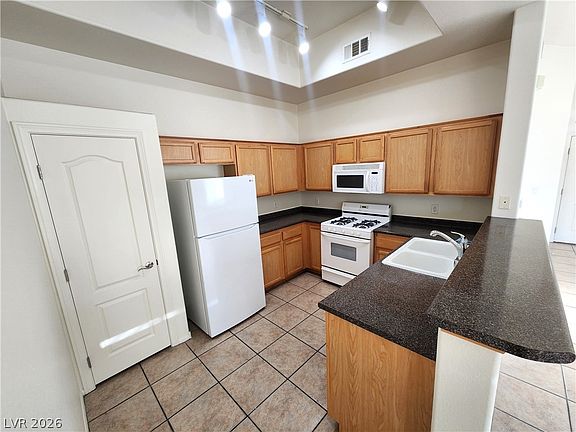 5th image of 2305 W Horizon Ridge Pkwy APT 2321